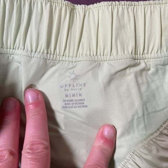 Offline by Aerie 2" running shorts in pale Yellow - Size Medium - Picture 7 of 9